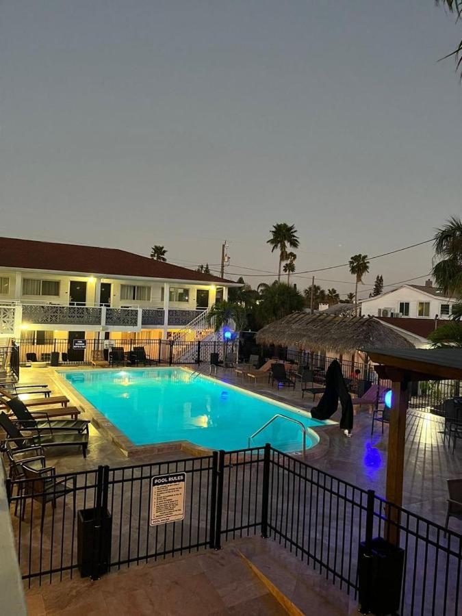 Holiday Isles Resort Мадейра-Бич Экстерьер фото